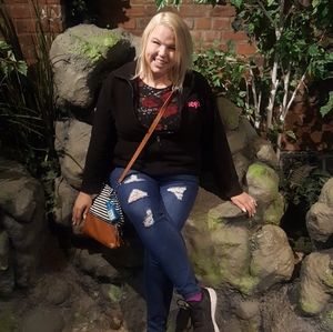 Meet your Posher, Lori